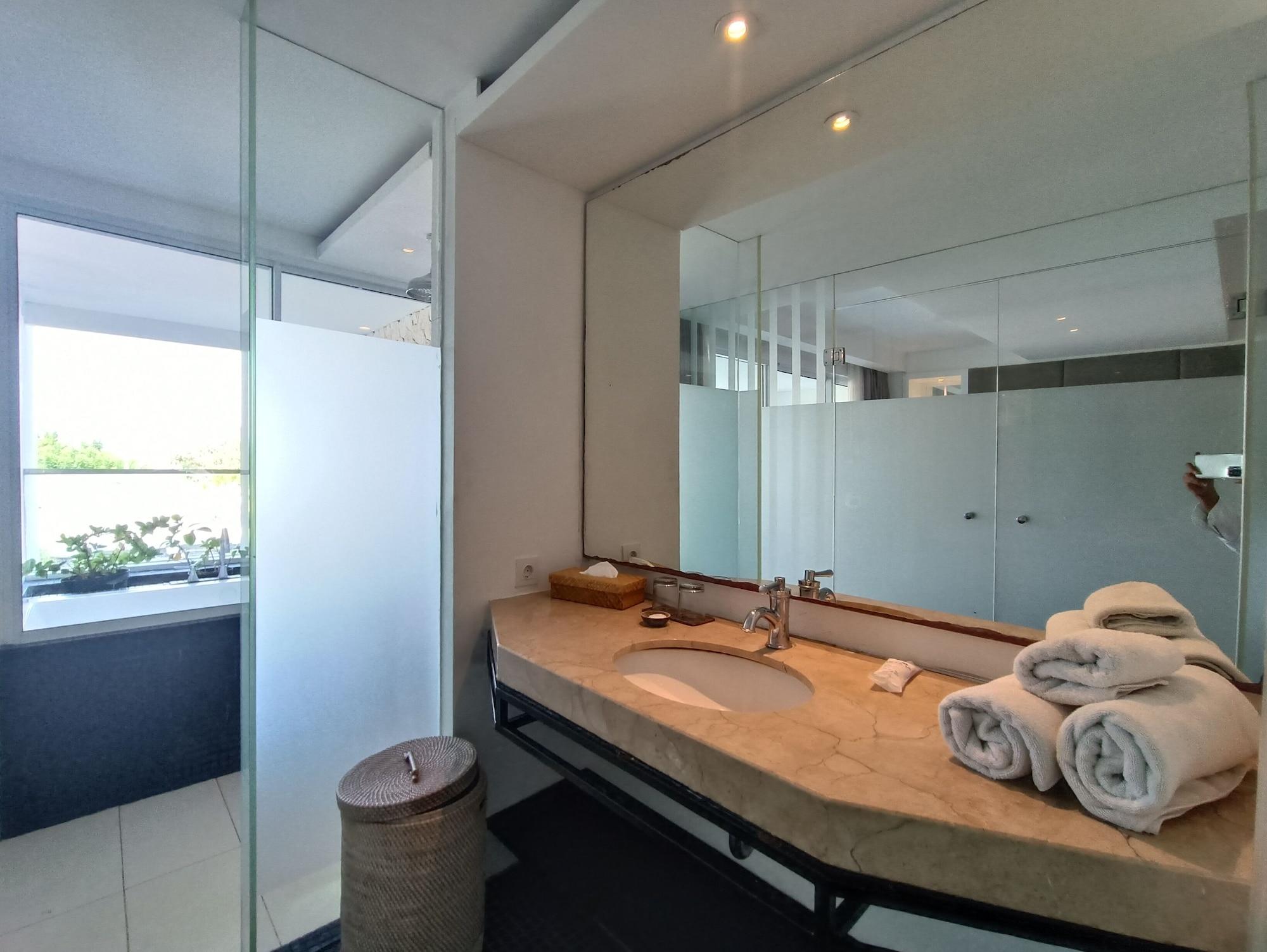 Benoa Sea Suites And Villas Nusa Dua  Buitenkant foto