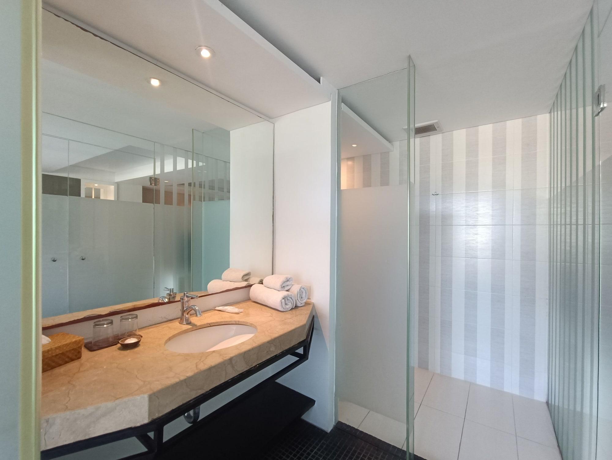 Benoa Sea Suites And Villas Nusa Dua  Buitenkant foto
